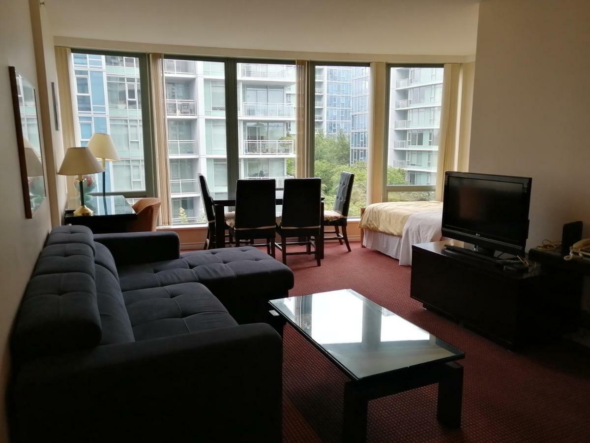 Vancouver Airport Condos Ричмънд Екстериор снимка